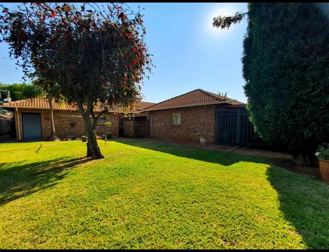 2 BEDROOM HOUSE FOR SALE IN NINAPARK